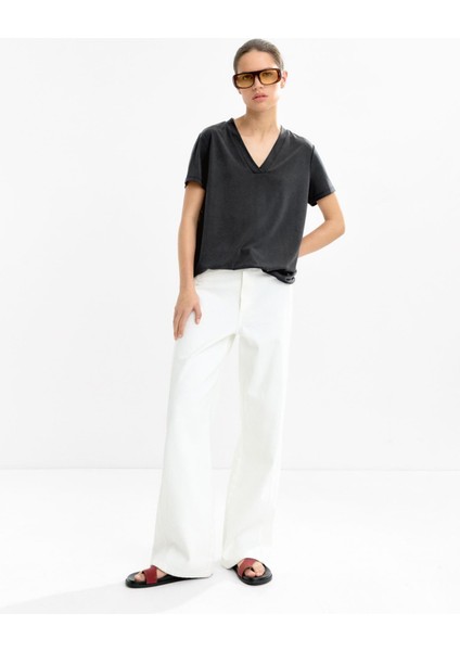 V-Yaka Basic T-Shirt