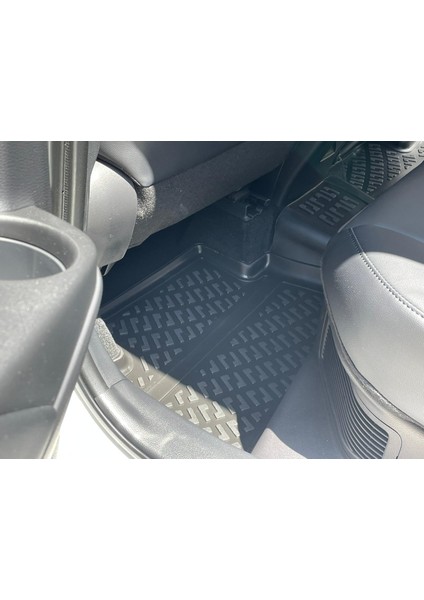 Toyota Corolla Cross 3D Siyah Havuzlu Paspas 2020 ve Sonrası fiyatları