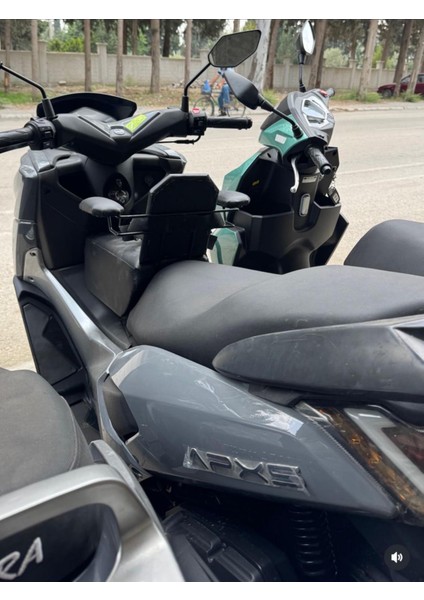 Apex5 Motosiklet Çocuk Koltuğu, Emniyet Kemerli, Siyah Deri, Kollu, 2-8 Yaş Arası, Hediyeli