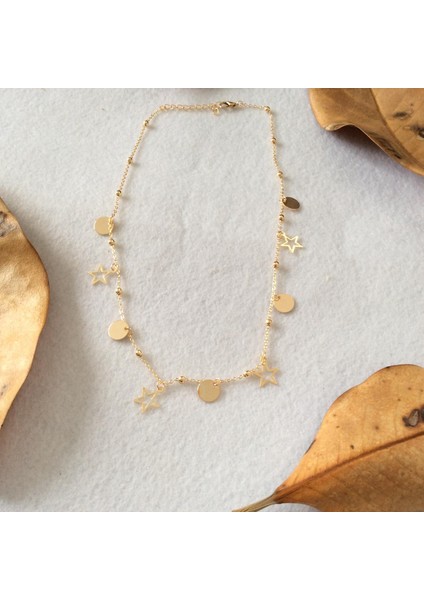 Yıldızlı Yuvarlak Metal Detaylı Kolye Altın Renk