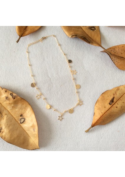 Yıldızlı Yuvarlak Metal Detaylı Kolye Altın Renk fırsatları