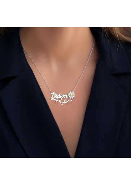 Mineli Papatya Isimli Beyaz Gümüş Kolye fiyatları