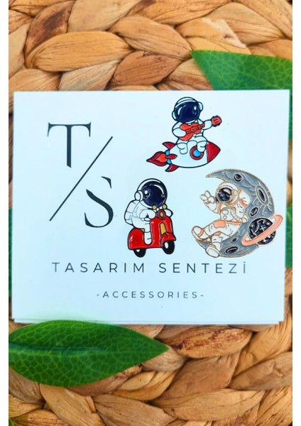 Rozet Metal Broş 3'lü Astronot Gitar Motor Vespa Uzay Roket Yaka Okul Çanta Kıyafet Şapka Takı