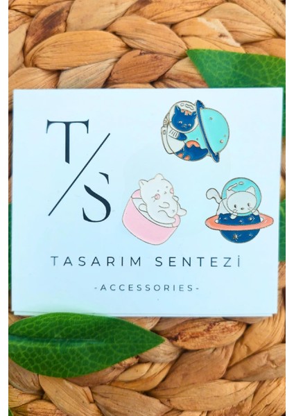 Rozet Metal Broş 3'lü Tatlı Sevimli Kedi Astronot Uzay Gezegen Yaka Okul Çanta Kıyafet Şapka Takı