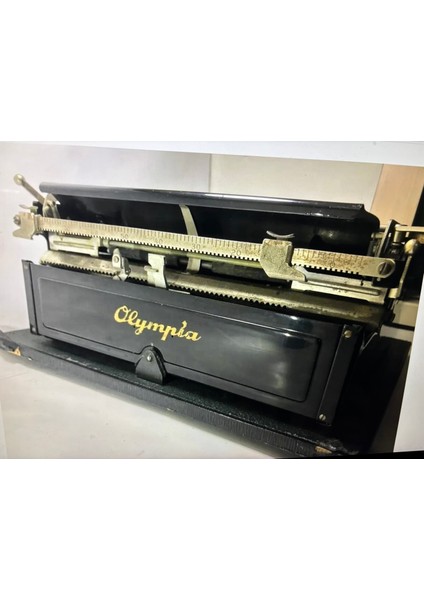 Olympia Simplex Çantalı Daktilo