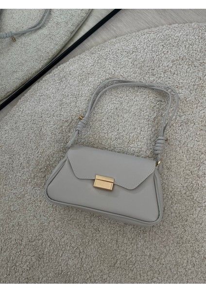 Baget Çanta Gold Toka Detaylı Ayarlanabilir Askılı Omuz Çantası