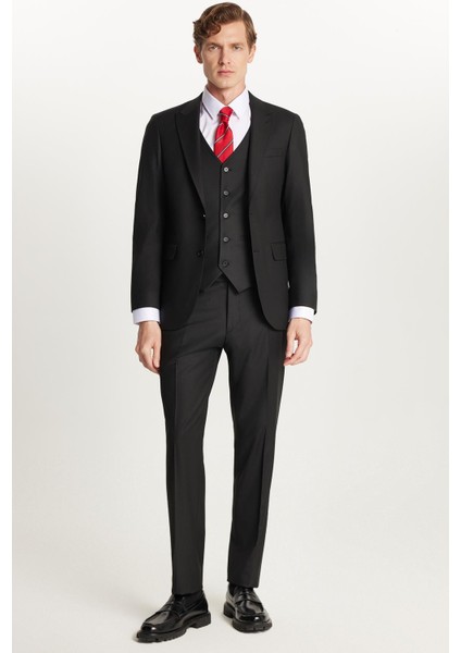 Erkek Slim Fit Siyah Esnek Likralı kumaş Sivri Yaka Yelekli Takım Elbise indirimleri