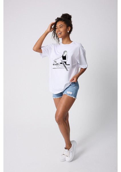 Kürek Çeken Kadın Baskılı Oversize Pamuklu Beyaz Unisex T-Shirt modelleri