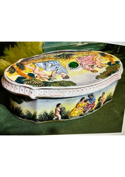 1900 Başları Italyan Capodimonte Bonboniyer 21 cm 12 cm 6,5 cm Ölçülerinde