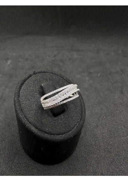 Baget Taşlı Üç Sıra Dalgalı Ithal Kadın Gümüş Yüzük modelleri