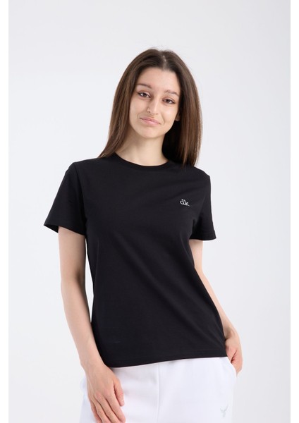 Kadın Regular Fit Yarım Kollu T-Shirt Siyah fırsatları
