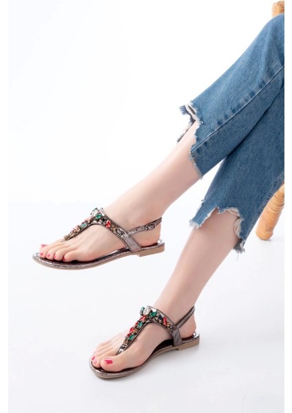 152-1110 Platin Multi Taşlı Parmak Arası Kadın Sandalet