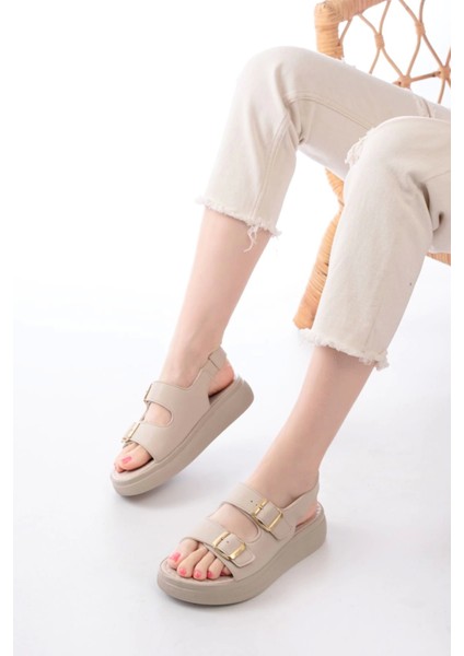 24413-572 Bej Günlük Dolgu Topuk Toka Aksesuarlı Kadın Sandalet fiyatları