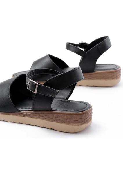 692-500 Siyah Ortopedik Taban Tokalı Kadın Sandalet indirimleri