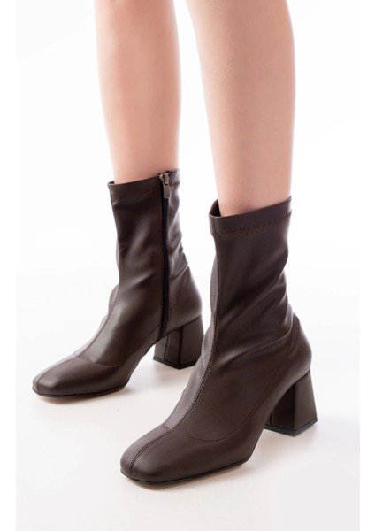 HC-2700 Kahverengi Topuklu Fermuarlı Kadın Bot fırsatları