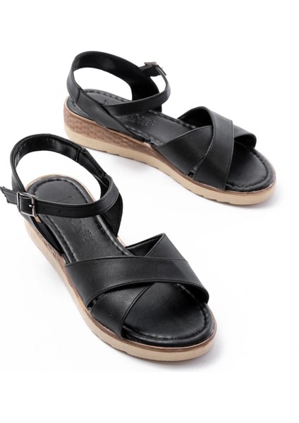 692-564 Siyah Ortopedik Taban Çapraz Tokalı Kadın Sandalet modelleri