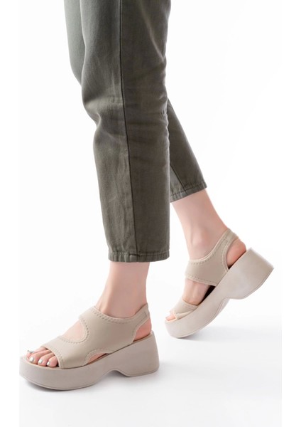 24414-573 Bej Dalgıç Günlük Dolgu Topuk Kadın Sandalet fiyatları