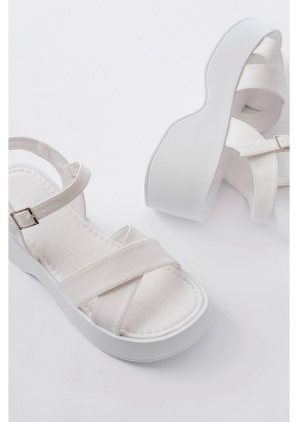 24414-1005 Beyaz Günlük Çapraz Dolgu Topuk Kadın Sandalet fırsatları