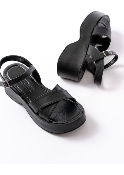 24414-1005 Siyah Günlük Çapraz Dolgu Topuk Kadın Sandalet