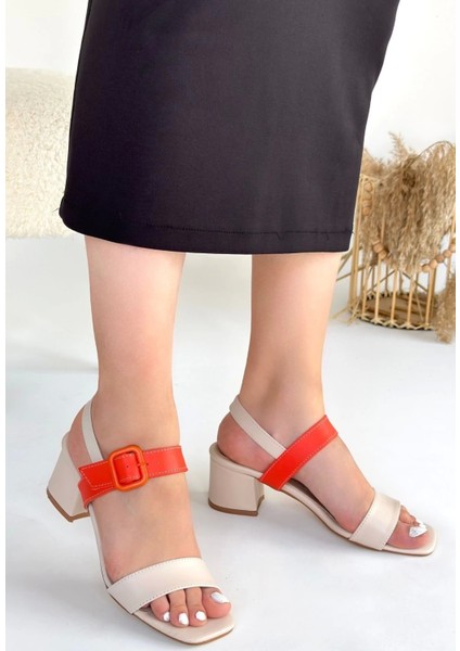 Year Bej Cilt Turuncu Detaylı Topuklu Ayakkabı