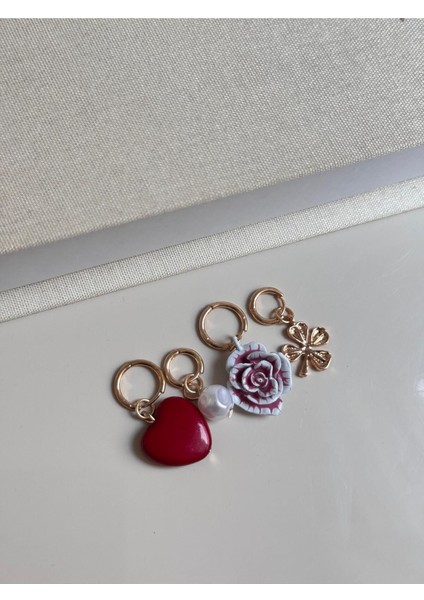 Gül, Kalp, Yonca ve Inci Figürlü Altın Renk Charm Küpe – 4’lü Set fiyatları