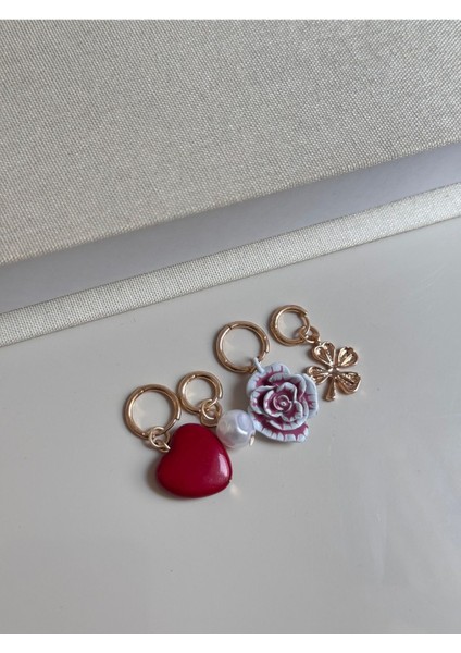Gül, Kalp, Yonca ve Inci Figürlü Altın Renk Charm Küpe – 4’lü Set modelleri