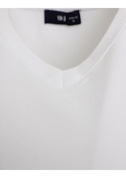 Beyaz Comfort Fit V Yaka Basic T-Shirt modelleri