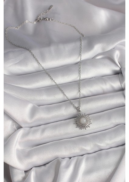 316L Çelik Gümüş Renk Zincir Beyaz Mineli Güneş Model Kadın Kolye fiyatları