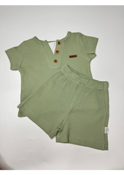Erkek Bebek Waffle Kumaş Düğmeli Şortlu Takım modelleri