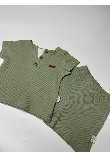 Erkek Bebek Waffle Kumaş Düğmeli Şortlu Takım