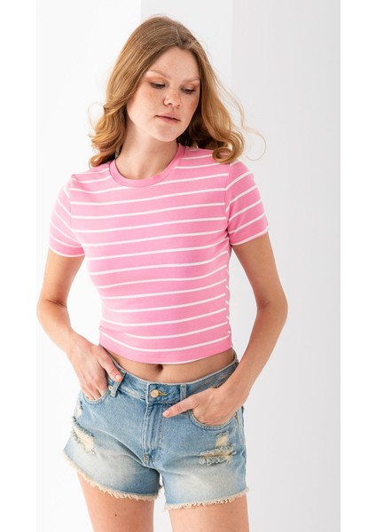 Kadın Bisiklet Yaka Çizgili Pamuklu Crop T-Shirt Pembe Beyaz - 25512 modelleri