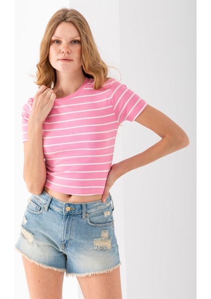 Kadın Bisiklet Yaka Çizgili Pamuklu Crop T-Shirt Pembe Beyaz - 25512 indirimleri