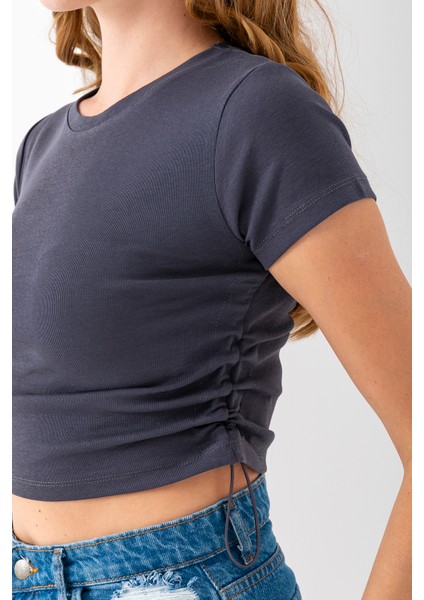 Kadın Bisiklet Yaka Yanı Stoperli Crop T-Shirt Füme - 25514