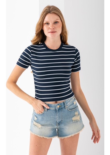 Kadın Bisiklet Yaka Çizgili Pamuklu Crop T-Shirt Lacivert Beyaz - 25512 fiyatları