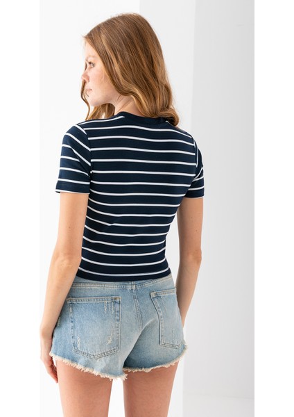 Kadın Bisiklet Yaka Çizgili Pamuklu Crop T-Shirt Lacivert Beyaz - 25512