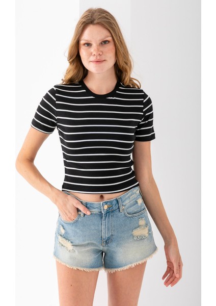 Kadın Bisiklet Yaka Çizgili Pamuklu Crop T-Shirt Siyah Beyaz - 25512 fiyatları