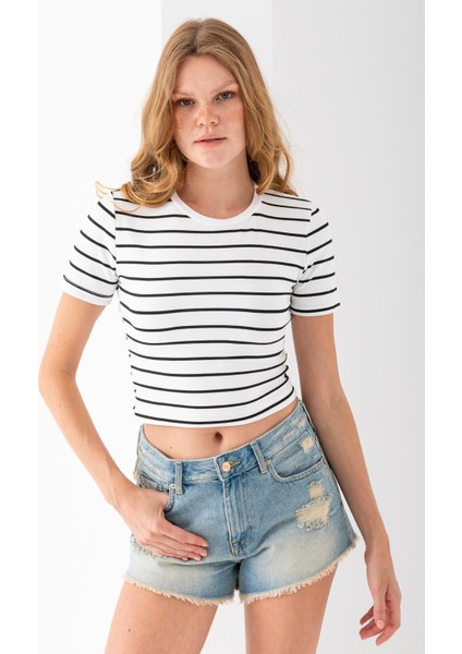 Kadın Bisiklet Yaka Çizgili Pamuklu Crop T-Shirt Beyaz Siyah - 25512 indirimleri