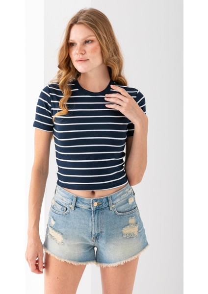 Kadın Bisiklet Yaka Çizgili Pamuklu Crop T-Shirt Lacivert Beyaz - 25512