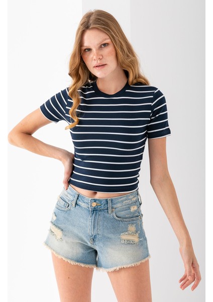 Kadın Bisiklet Yaka Çizgili Pamuklu Crop T-Shirt Lacivert Beyaz - 25512