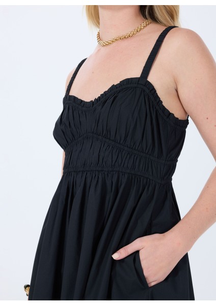 Kare Yaka Düz Siyah Standart Kadın Elbise 50537919 fırsatları