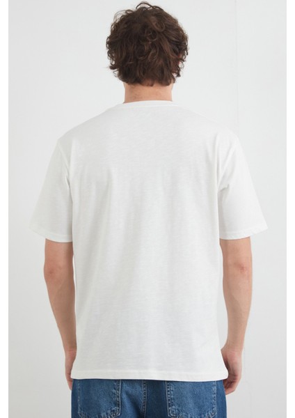 Slogan Kabartmalı Bisiklet Yaka Tişört fırsatları