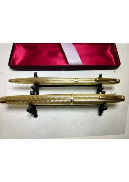 Sheaffer 1970 Ler Altın Uçlu ve Altın Kaplama Kalem Takımı