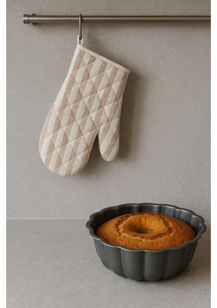 Bej Çizgili Kalın Isıya Dayanıklı Fırın Eldiveni Pamuklu Askılı Şık ve Kullanışlı Mutfak Eldiveni