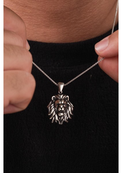 Gümüş Aslan Kafası Başı Kabartmalı Oksitli Karartmalı Erkek Kolye