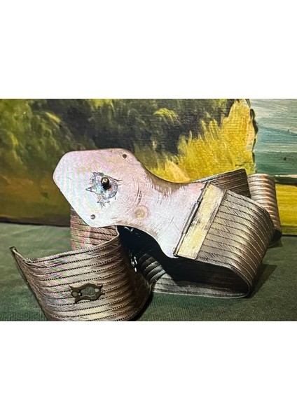 260 Gram Ağırlığında Antika Gümüş Kemer Toka Kısmı Pirinçtir 83 cm Uzunluğunda