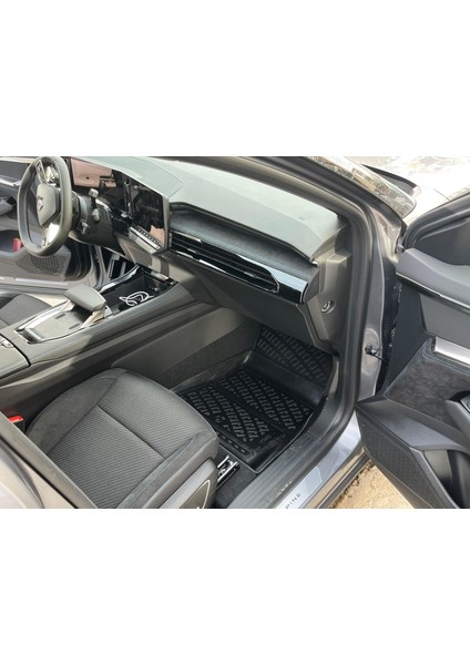 Renault Austral E-Tech Full Hybrıd 3D Siyah Havuzlu Paspas 2023 ve Sonrası