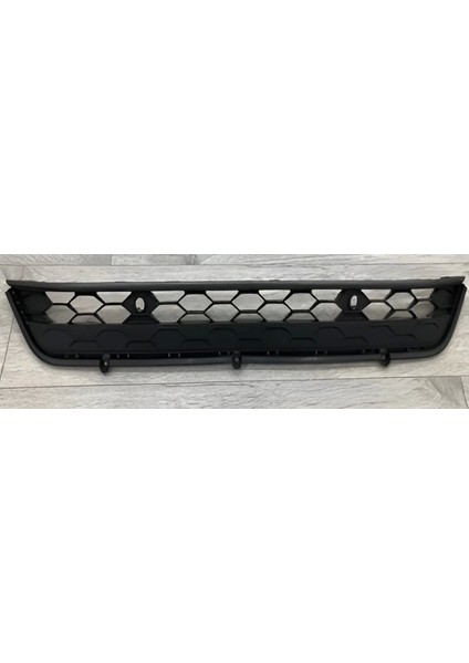 Vw Tiguan 2017 ve Sonrası Ön Tampon Alt Orta Izgara Sensörlü 5NA853671A