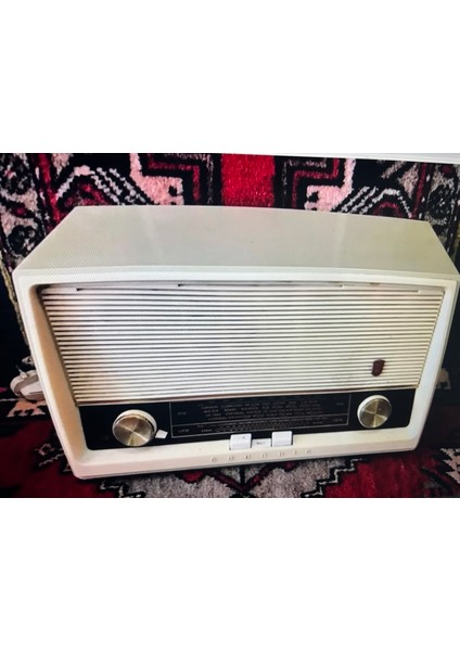 Grundig Type 88 Orjinal Fm’li Antika Lambalı Radyo