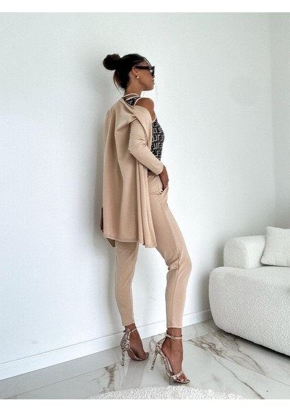 Konfor Modeli Krep Kumaş Oversize Ceket Askılı Bluz Yüksek Bel Beli Lastikli Pantolon Üçlü Takım