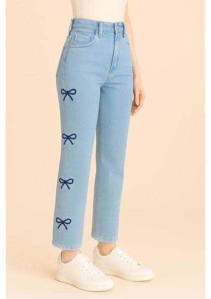 Kadın Jeans Geniş Paça Likralı Esnek Kenarda Papyon Desenli Kot Pantolon